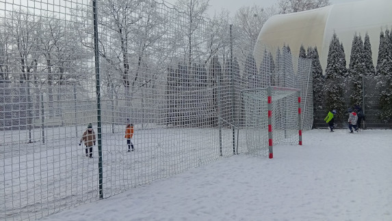 W styczniu rozmawialiśmy o naszych planach i celach na nowy rok. Wspólnie formułowaliśmy postanowienia noworoczne, zastanawialiśmy się, jak możemy je zrealizować, i wykonaliśmy prace plastyczne ilustrujące nasze marzenia i zamierzenia.